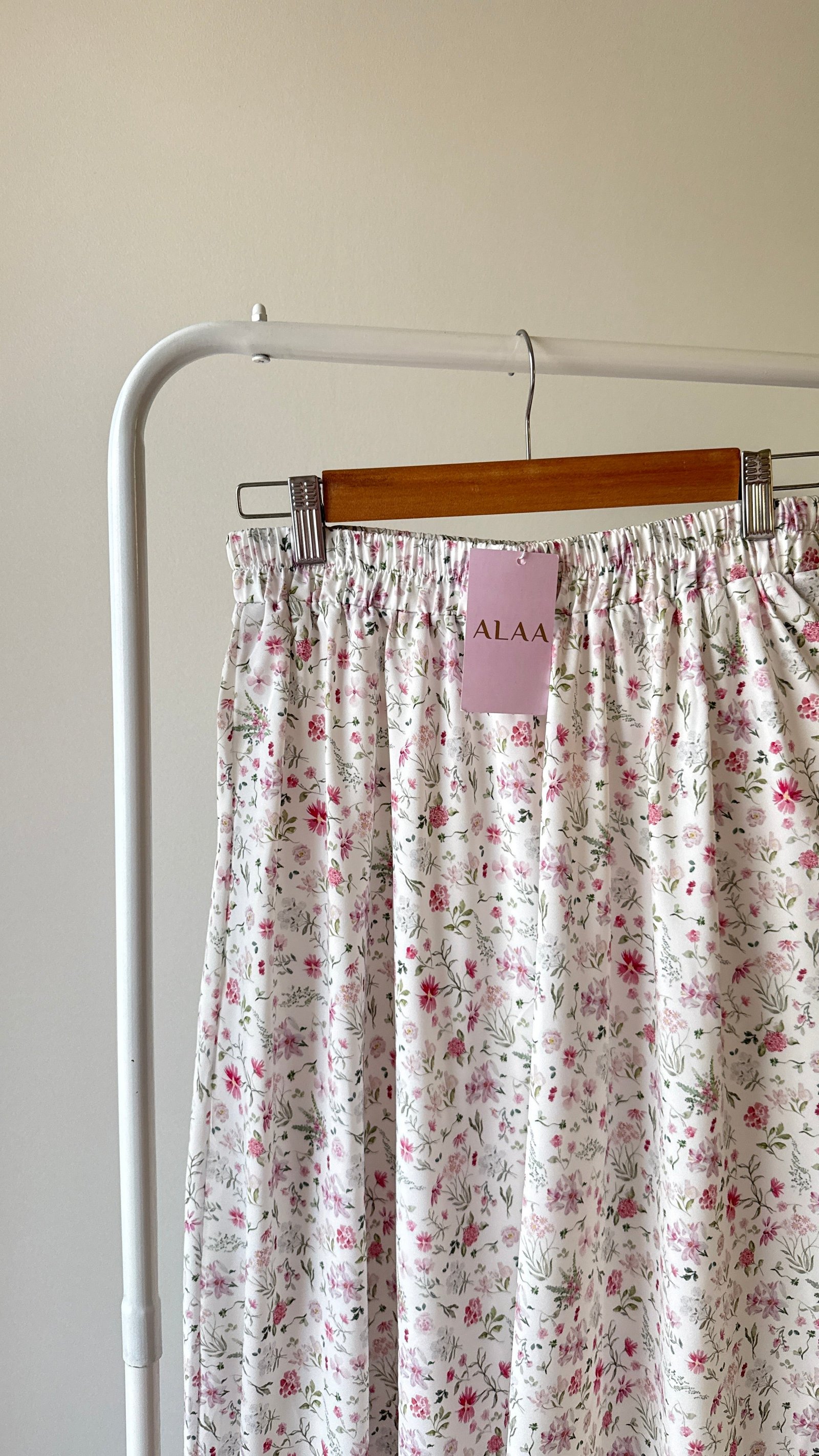 FLOWERY SKIRT